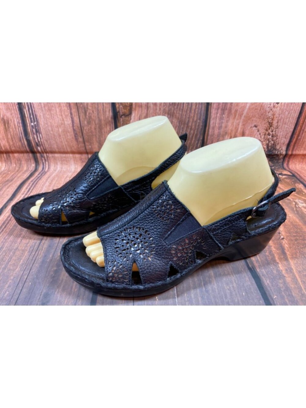 Ariat Womens 9.5 B Black Leather Ankle Strap Open Toe Sandals